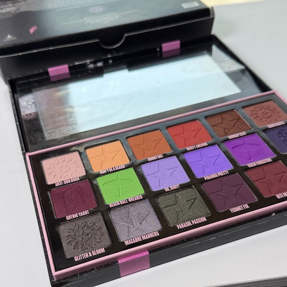 Jeffree Star Gothic Beach Palette - Black and Pink - Picture 3 of 4
